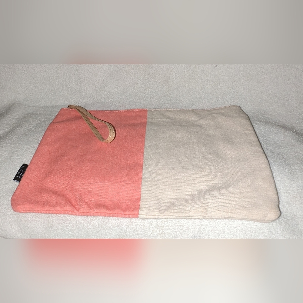 Hamilton Perkins collection everyday pouch. - Picture 5 of 8